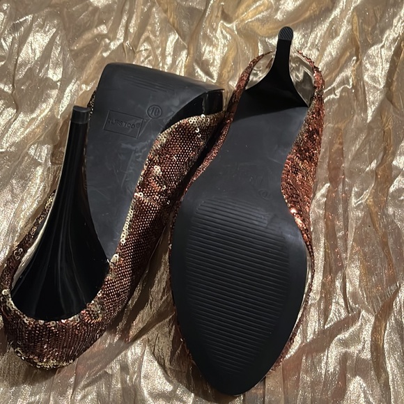 Bronze/gold sequined dress shoes brand new no tags - Picture 3 of 10
